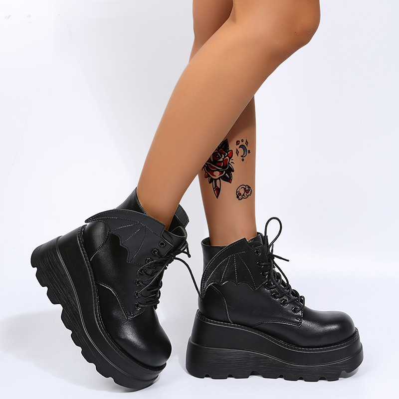 Women's Gothic Bat Wing Platfo - Street Fashion Plus Size recension och pris